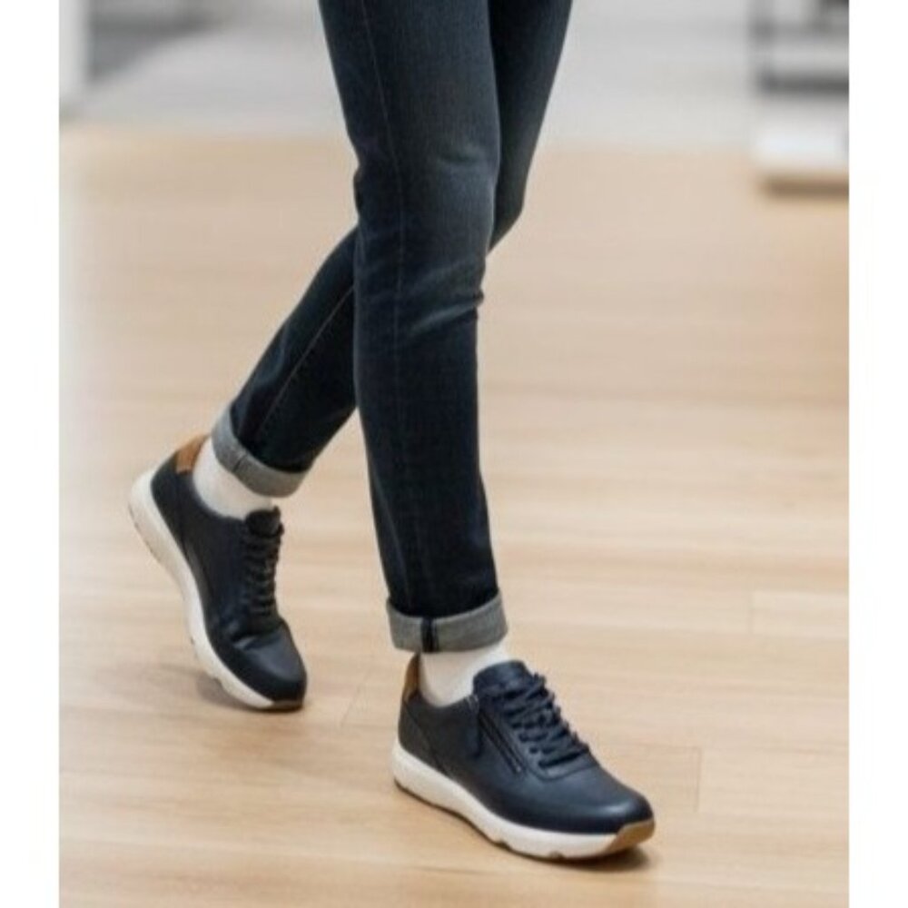 Clarks Womens Navy Tivoli Zip Leather Sneakers  Size 9 US